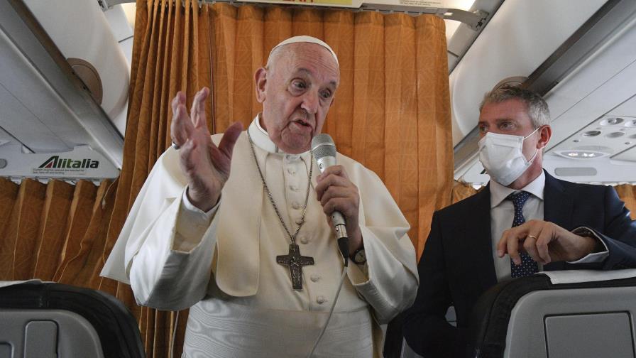 El papa fustiga a escépticos de las vacunas COVID-19 El papa fustiga a escépticos de las vacunas COVID-19