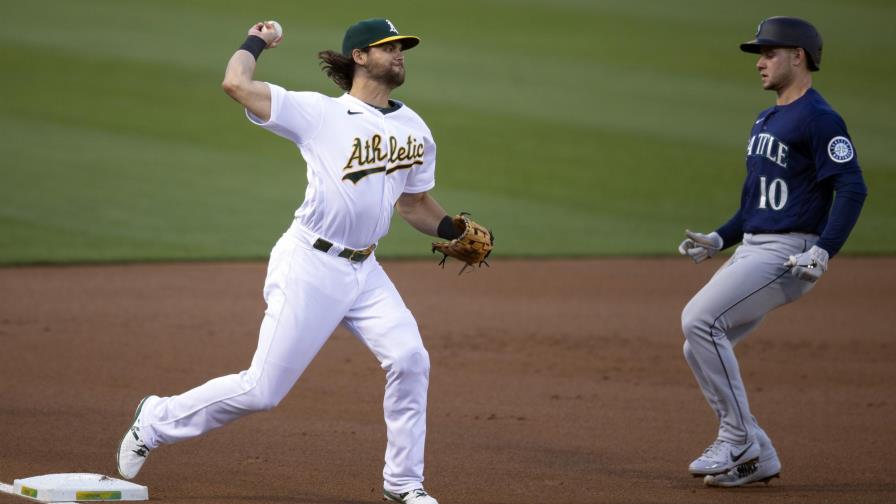 Marineros ganan a Atléticos con tres hits de J.P. Crawford