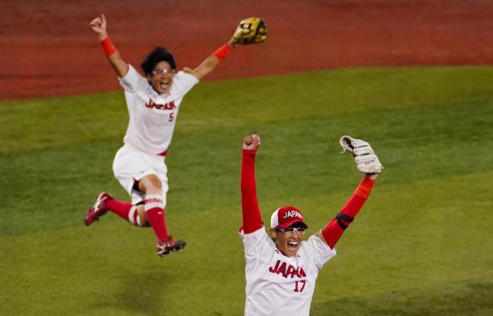 Japón somete otra vez en una final de softbol, México 4ta