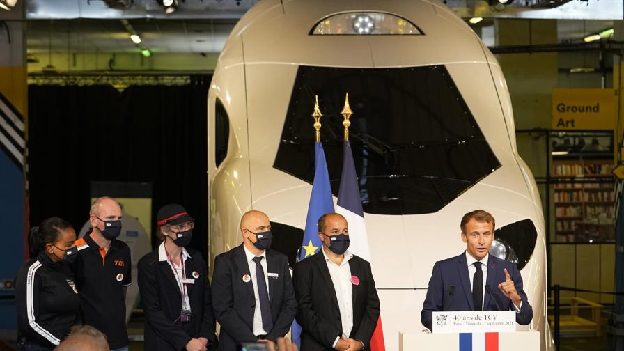 El presidente francés presenta nuevo tren verde superrápido El presidente francés presenta nuevo tren verde superrápido