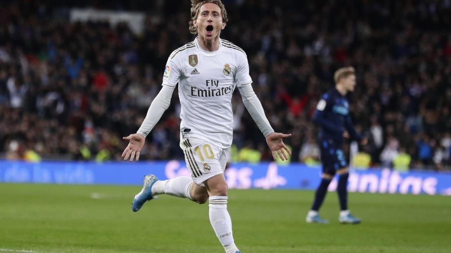 Barcelona sigue líder tras otra pobre exhibición