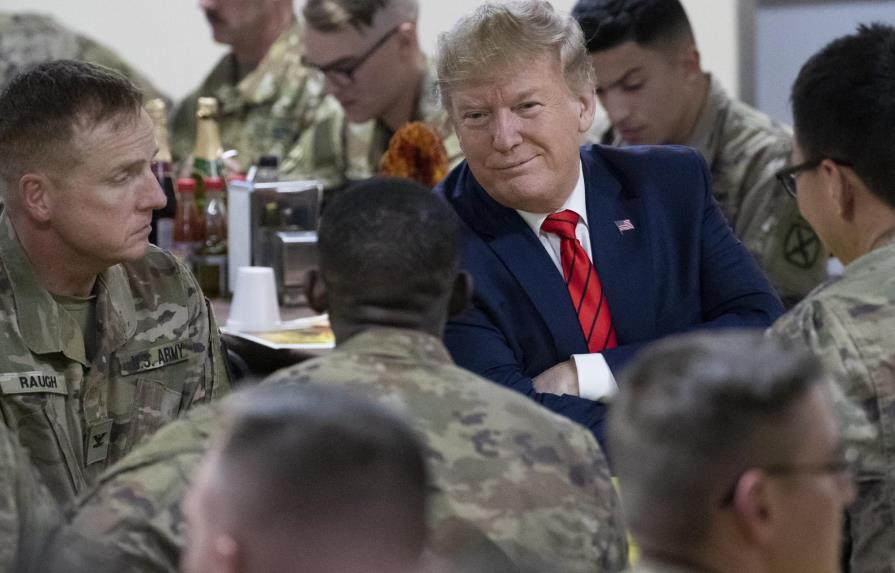 Trump hace visita sorpresa a tropas de EEUU en Afganistán