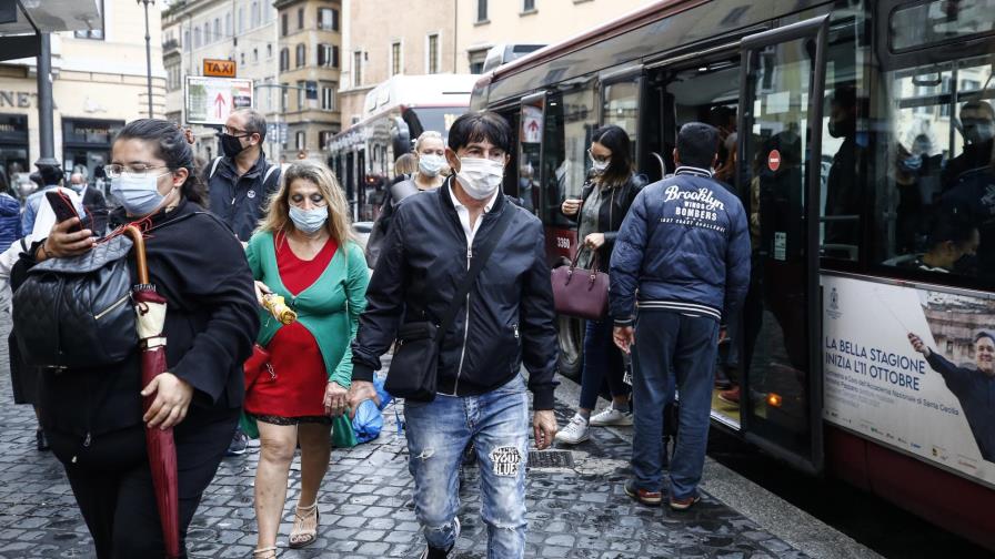 Italia busca decretar uso obligatorio de mascarillas