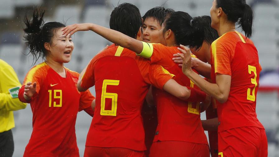 Tras cuarentena por coronavirus, China golea 6-1 a Tailandia