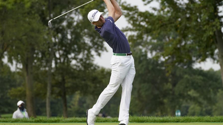 Thomas lidera el US Open con 65 golpes en jornada apacible