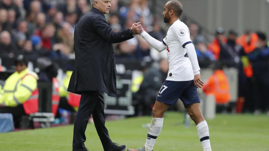 Mourinho arranca su periodo con Tottenham con una victoria Mourinho arranca su periodo con Tottenham con una victoria
