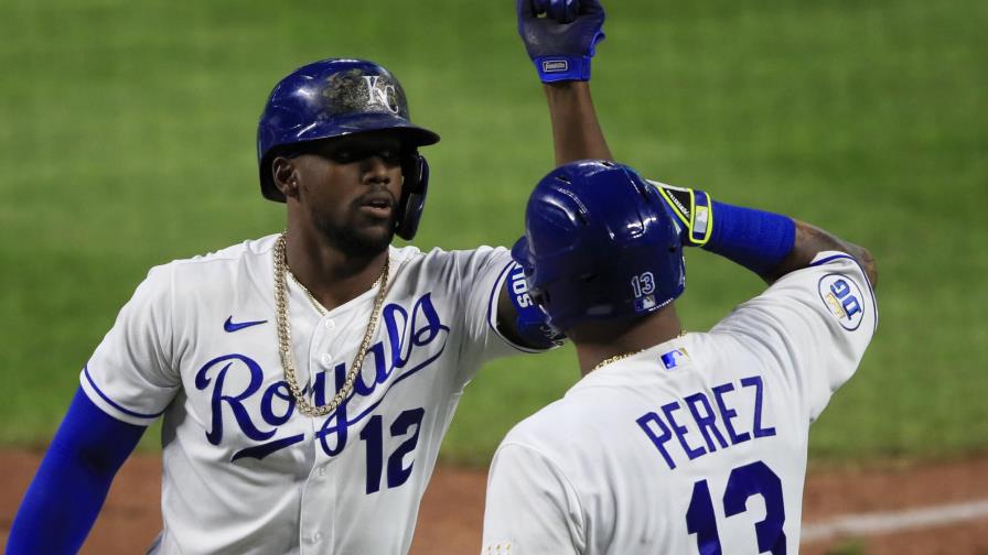 Reales explota a la ofensiva y aplasta 13-2 a Cachorros Reales explota a la ofensiva y aplasta 13-2 a Cachorros