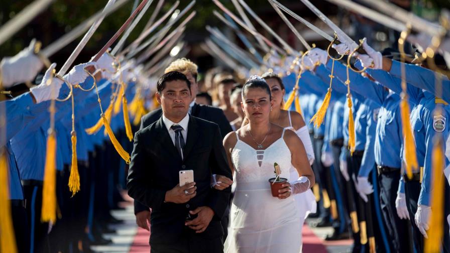 Novios con escasos recursos contraen matrimonio en boda gratuita en Nicaragua Novios con escasos recursos contraen matrimonio en boda gratuita en Nicaragua