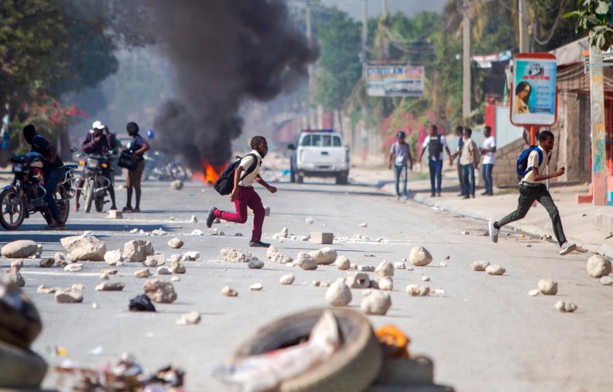 Estudiantes haitianos protestan en las calles contra una ola de secuestros