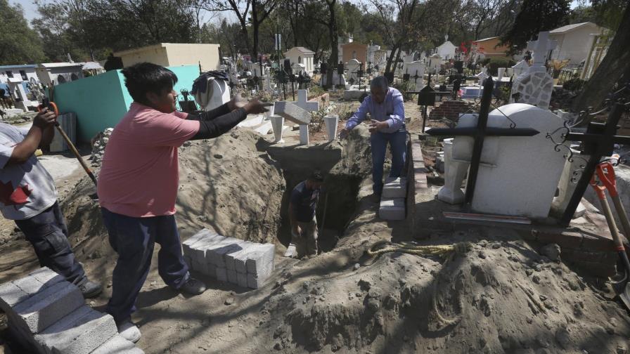 México: Entierran a niña asesinada en medio de indignación