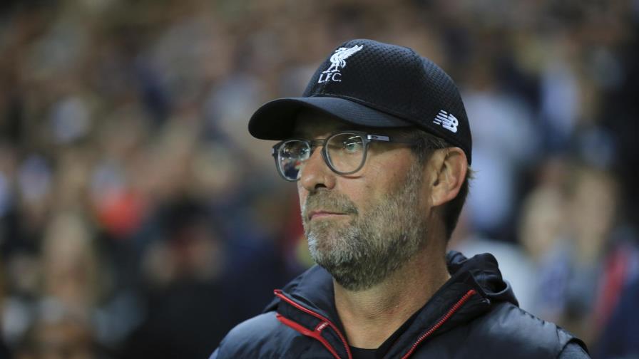 Liverpool multado por alineación indebida en Copa de Liga