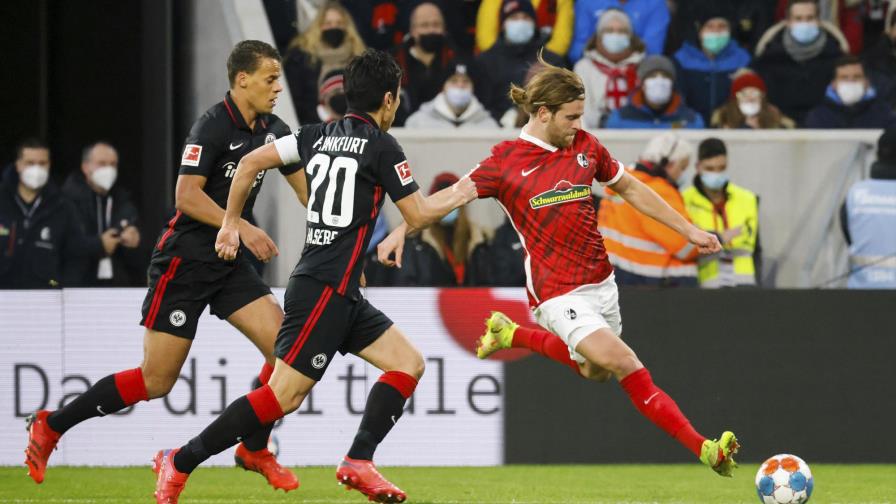 Frankfurt sigue en alza tras vencer a Friburgo