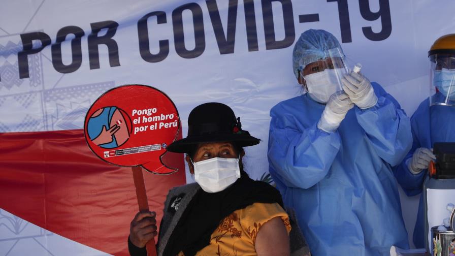 Bolivia y Perú vacunan en equipo a su población aymara