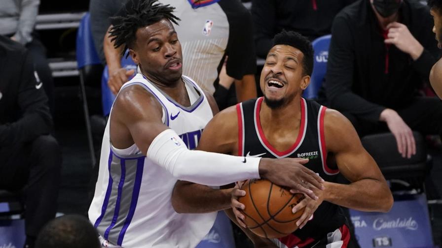 McCollum anota 37, Trail Blazers derrotan a Kings 125-99