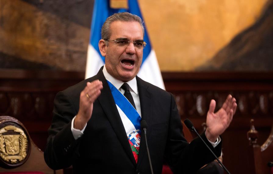 Presidente y congresistas dedican largo aplauso a la diáspora dominicana