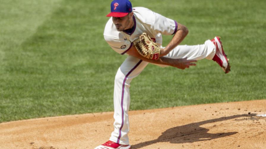 Pitchers de Filis dominan al barrer serie ante Bravos