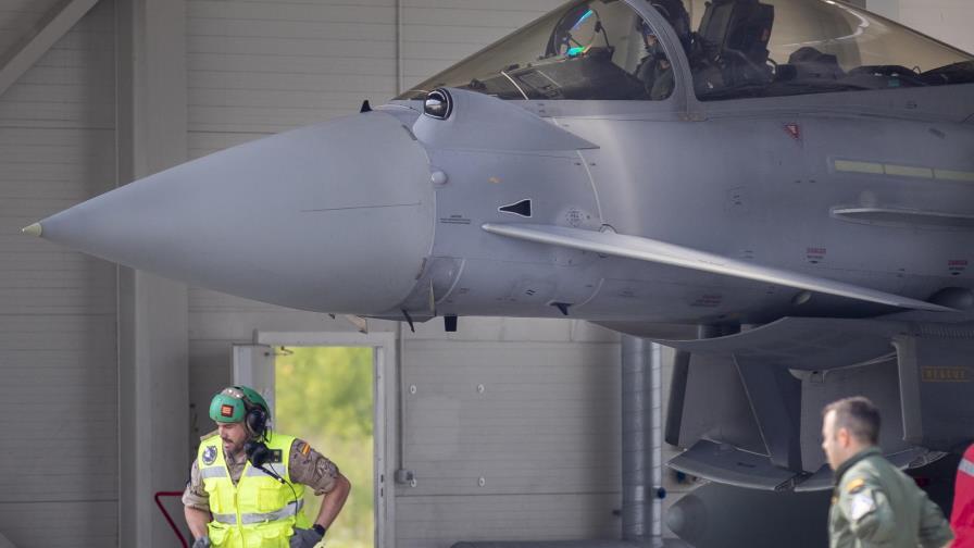 Aviones caza interrumpen a presidentes de Lituania y España