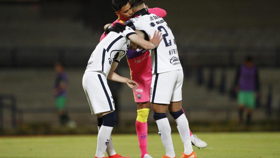 Pumas vence a Santos y corta mala racha en México