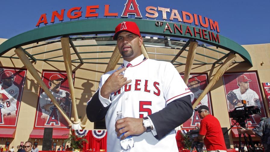 Mike Trout se siente agradecido, pero derrumbado una vez conoció la decisión sobre Pujols Mike Trout se siente agradecido, pero derrumbado una vez conoció la decisión sobre Pujols