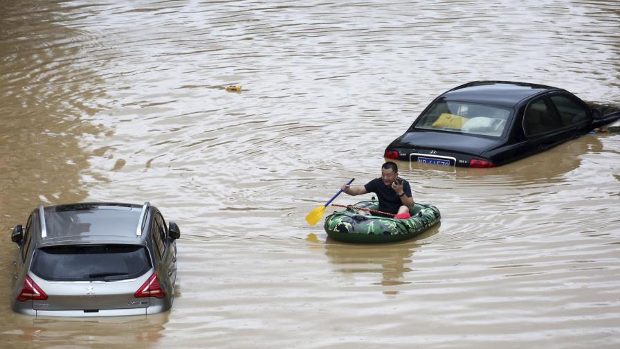 China reporta 141 muertos o desaparecidos en inundaciones