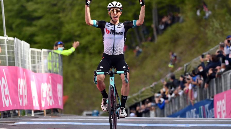 Yates gana la 19na etapa del Giro; Bernal firme en la punta