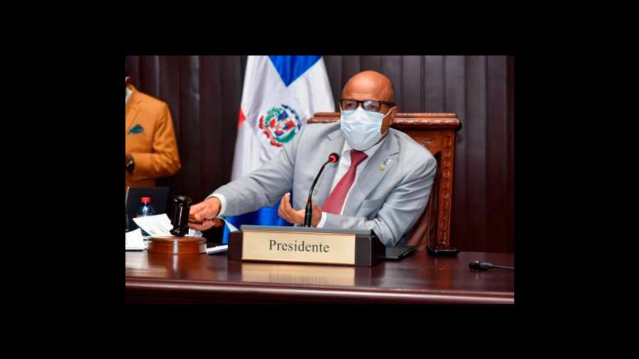 Pacheco denuncia nepotismo en el gobierno del PRM