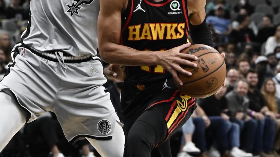 Young y los Hawks vencen a Spurs e hilvanan 6to triunfo