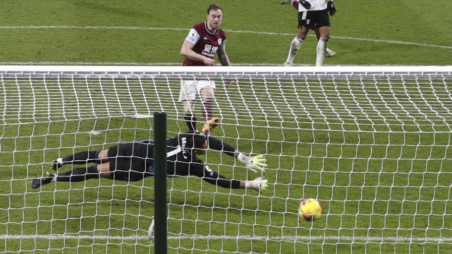 Fulham empata en Burnley, queda a 6 puntos de la salvación