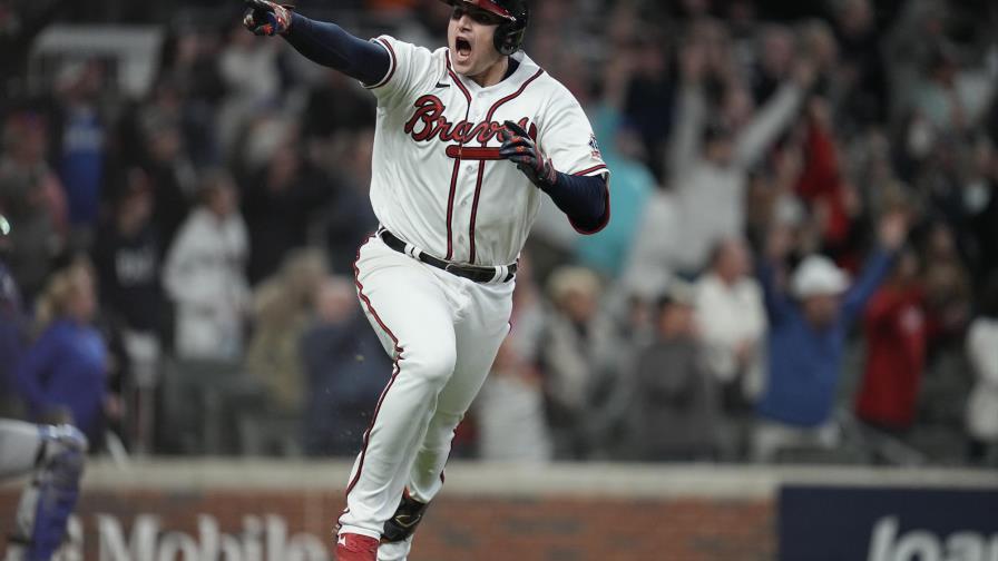 Con hit de Riley en la 9na, Bravos aventajan a Dodgers