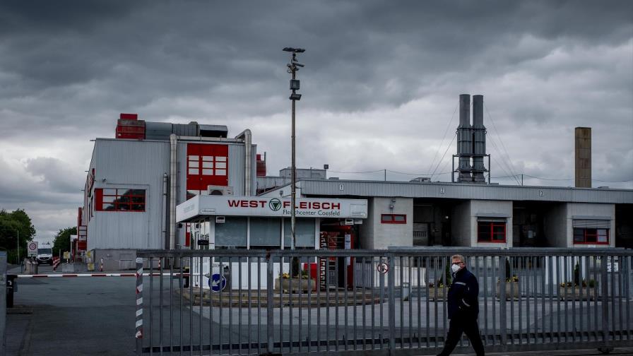 Alemania investiga la industria cárnica tras brotes de virus