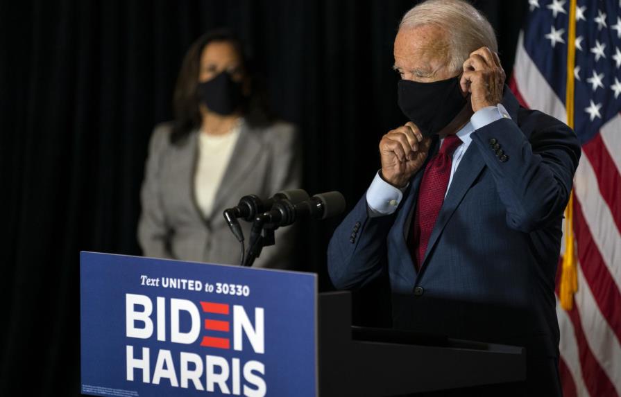 Biden pide hacer obligatorio el uso de mascarillas en EEUU