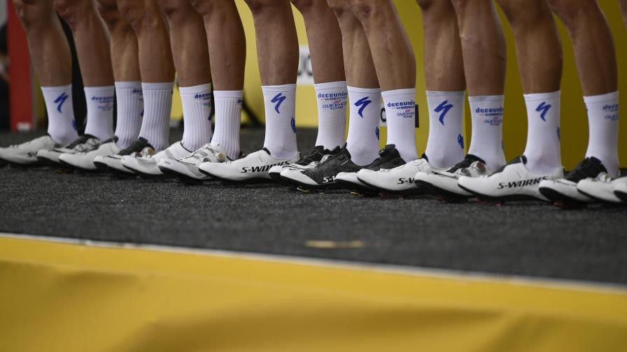 Vuelta: Philipsen se lleva la 15ta etapa, Roglic sigue líder