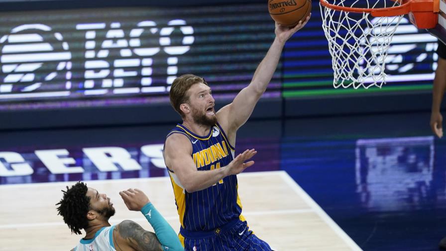 Pacers superan con facilidad a Hornets en minitorneo Pacers superan con facilidad a Hornets en minitorneo