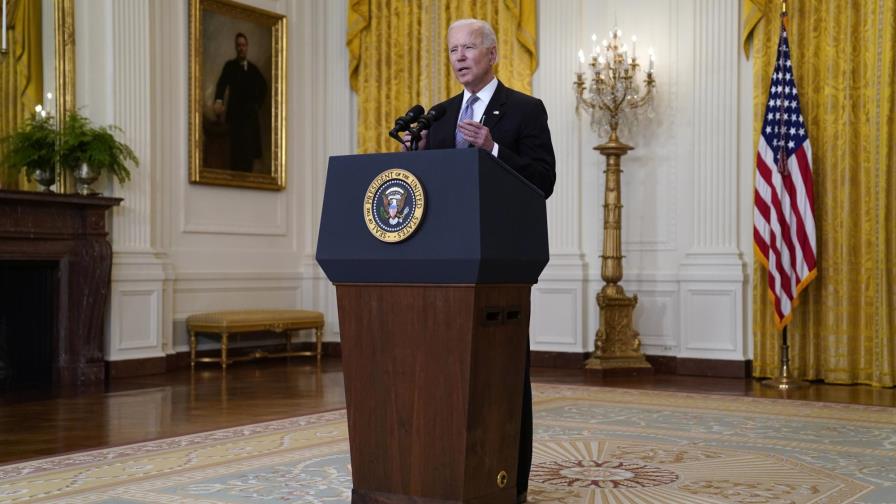 Biden busca mejorar servicios legales para pobres, minorías