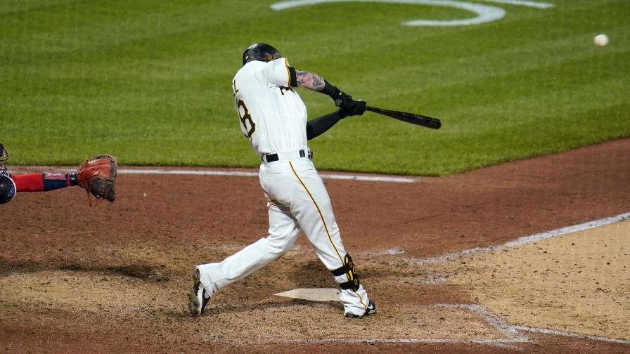 Gamel pega dos jonrones e impulsa a Piratas sobre Bravos Gamel pega dos jonrones e impulsa a Piratas sobre Bravos