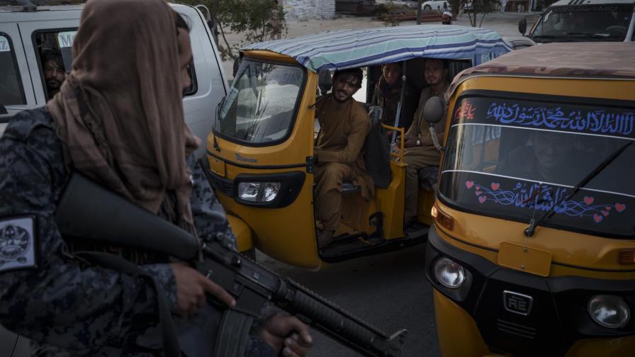 Ataques del EI contra Talibán indican posible conflicto
