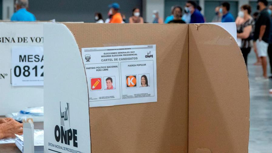 Peruanos de Miami y Los Ángeles votan en las elecciones más importantes