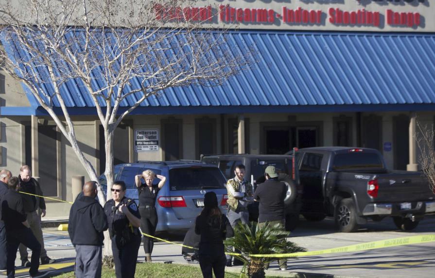 Mueren tres en tiroteo en armería en suburbio de Nueva Orleans