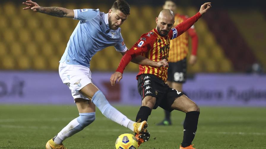 Lazio iguala ante Benevento, en duelo de técnicos hermanos Lazio iguala ante Benevento, en duelo de técnicos hermanos