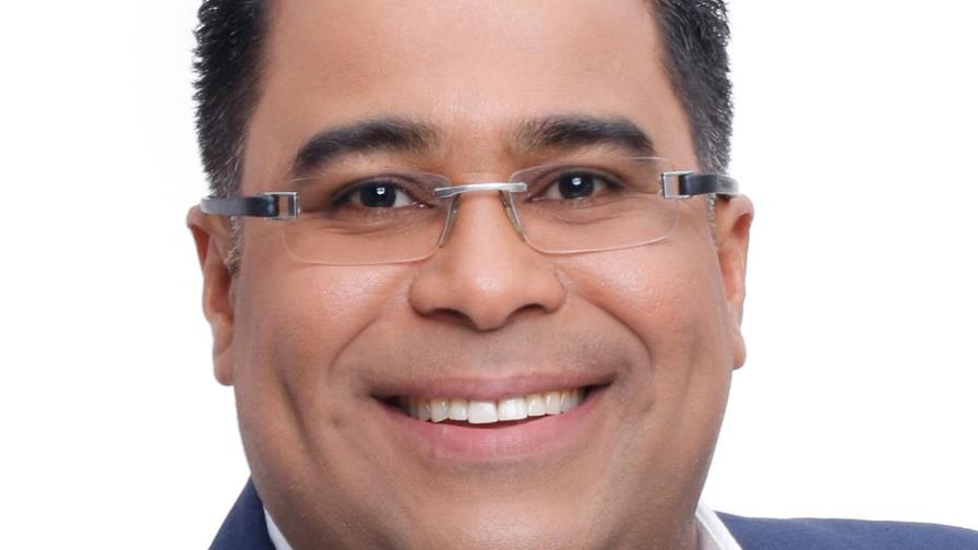 Ingresan en centro de salud a senador electo Franklin Rodríguez por COVID-19