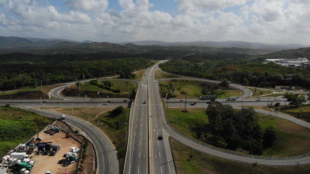 Vista aérea de una parte del tramo de la circunvalación inaugurado este miércoles por el presidente Danilo Medina. (FUENTE EXTERNA)