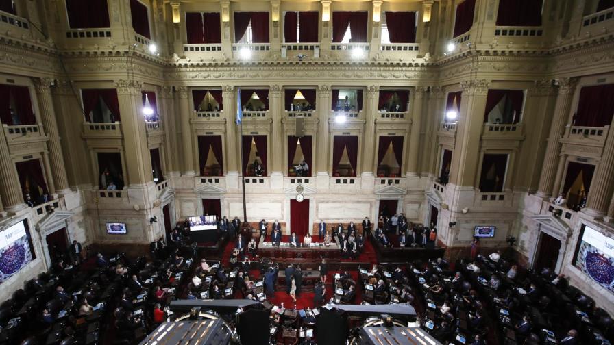 Fernández impulsa investigación a Macri por deuda con el FMI Fernández impulsa investigación a Macri por deuda con el FMI
