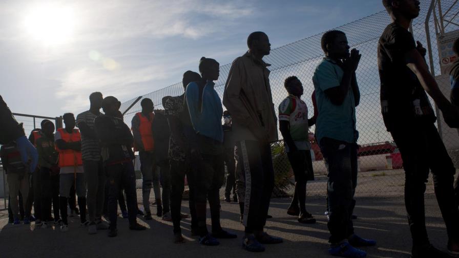 Marruecos salva 14 migrantes, temen que haya 14 ahogados Marruecos salva 14 migrantes, temen que haya 14 ahogados