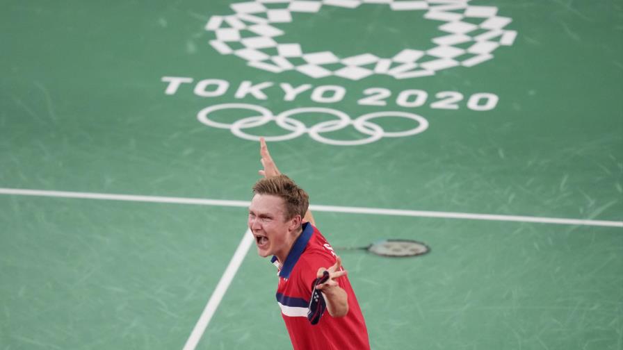 Axelsen se corona en bádminton, Cordón sin presea