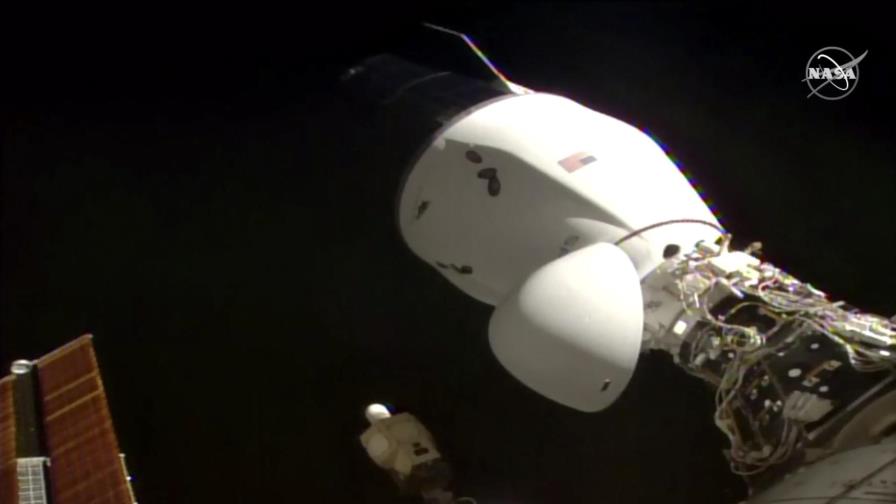 Cápsula de SpaceX con festín navideño a bordo llega a la EEI Cápsula de SpaceX con festín navideño a bordo llega a la EEI