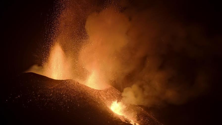 España: Prometen reconstruir isla afectada por erupción