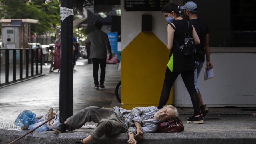 Líbano sube el precio del pan en medio de crisis económica