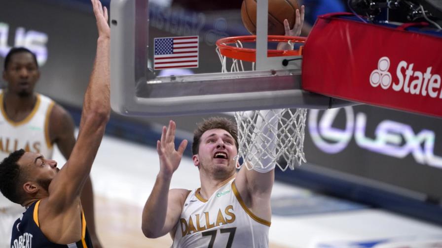 Doncic anota 31 puntos y Mavs superan al Jazz