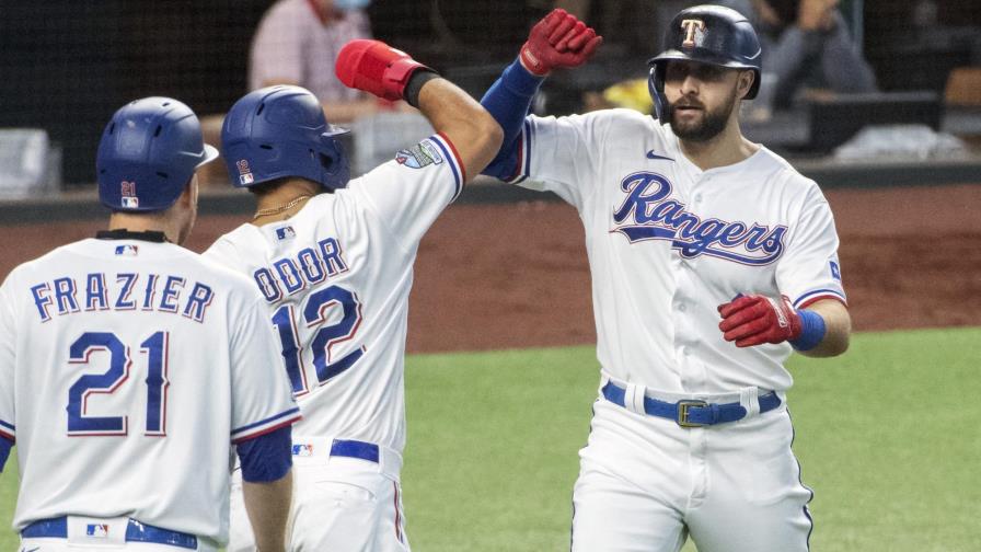 Rangers anotan 5 en la 8va y derrotan a Diamondbacks