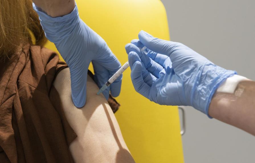 OMS anuncia “buenas noticias” en desarrollo de vacunas COVID